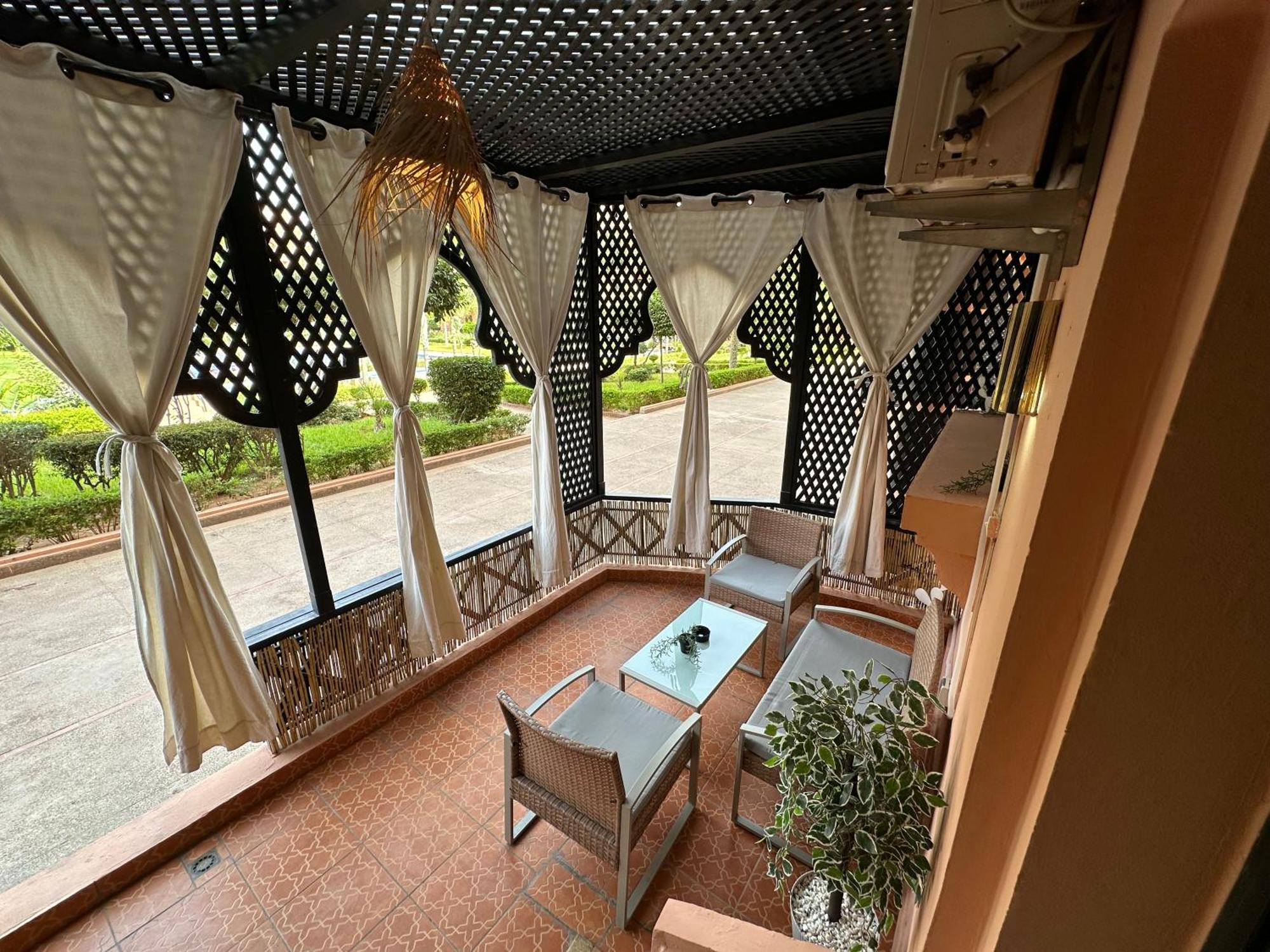 Oasis De Detente Avec Terrasse Et Vue Sur Piscine Marrakesh Ngoại thất bức ảnh